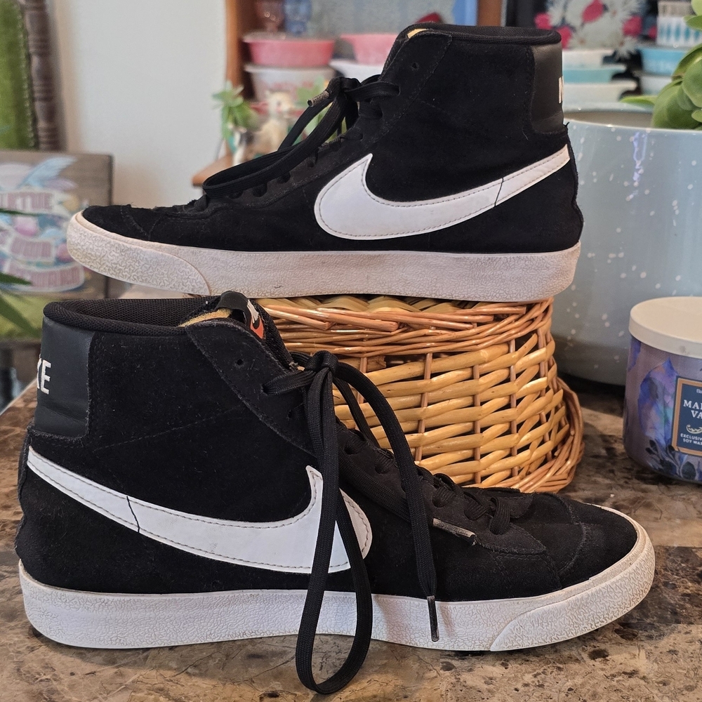 Nike Men's Size 8/WOMENS 9.5 Black and White High-Top Blazer77
